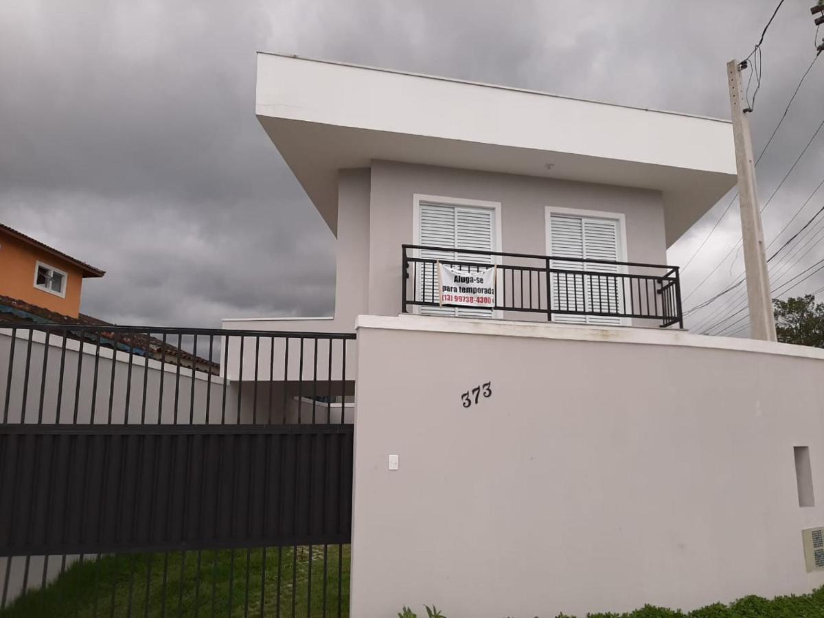 Sobrado Frente Ao Sesc, Wifi 300Mb, 2 Vagas Auto, Cozinha, Churrasqueira, Moderno E Reformado Bertioga Eksteriør bilde